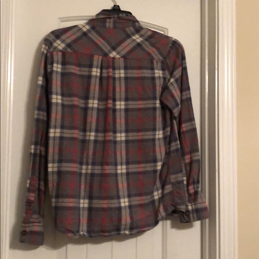 First wave button down - Picture 2 of 3